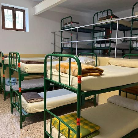 Albergue Municipal Hostel San Martín del Camino Kültér fotó