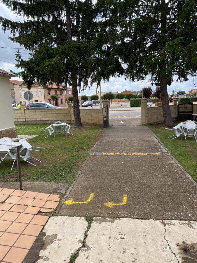 Albergue Municipal Hostel San Martín del Camino Kültér fotó