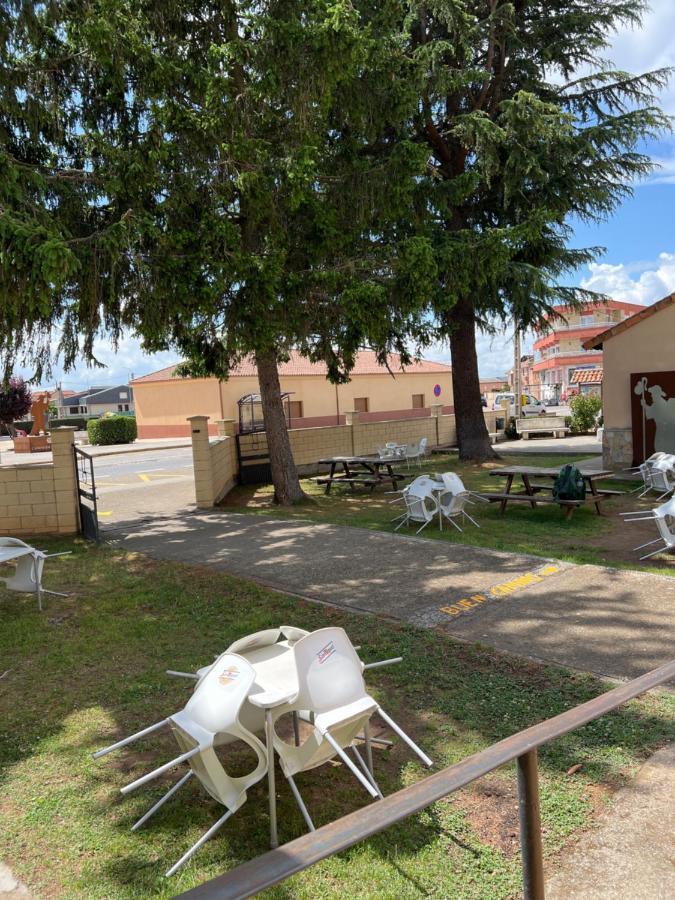 Albergue Municipal Hostel San Martín del Camino Kültér fotó