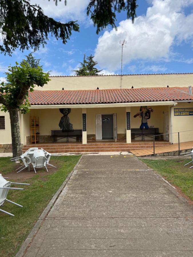 Albergue Municipal Hostel San Martín del Camino Kültér fotó