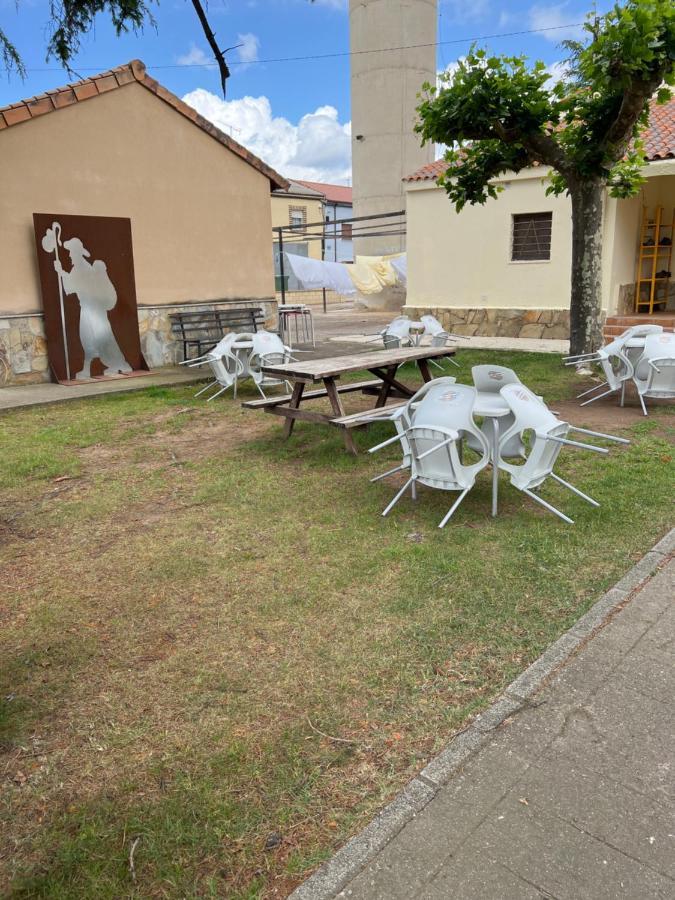 Albergue Municipal Hostel San Martín del Camino Kültér fotó